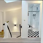 Moderne Ambient Direkt In Der Luebecker Altstadt * 吕贝克